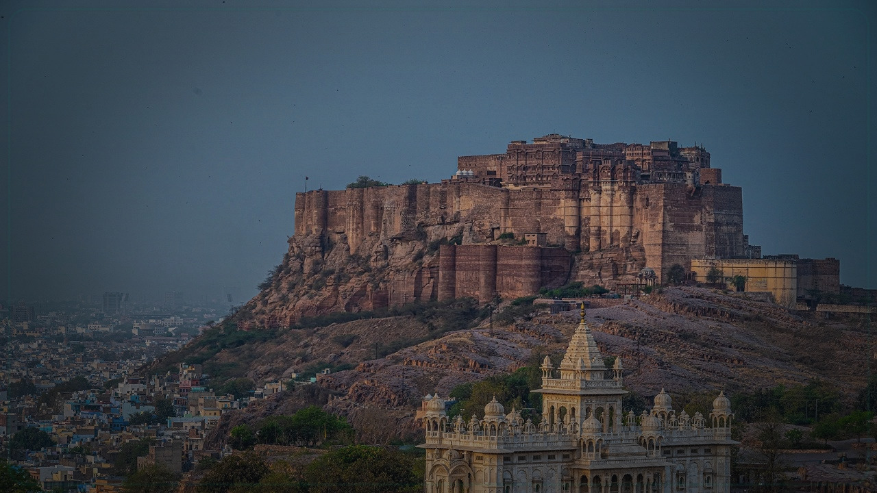 Jodhpur India skyline themed Pine Script service cover with dark market grading